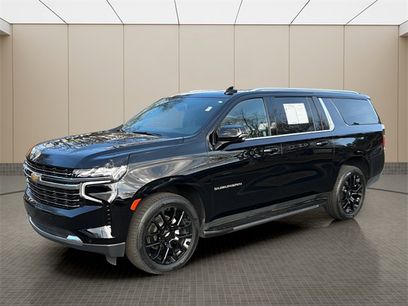 Used 2022 Chevrolet Suburban LT w/ Luxury Package