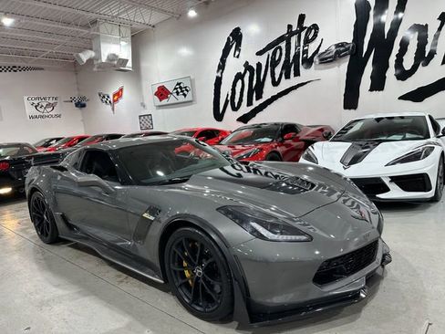Used 2015 Chevrolet Corvette Z06 w/ 3LZ Preferred Equipment Group RWD image 19