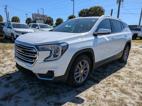 Used 2023 GMC Terrain SLT image 8