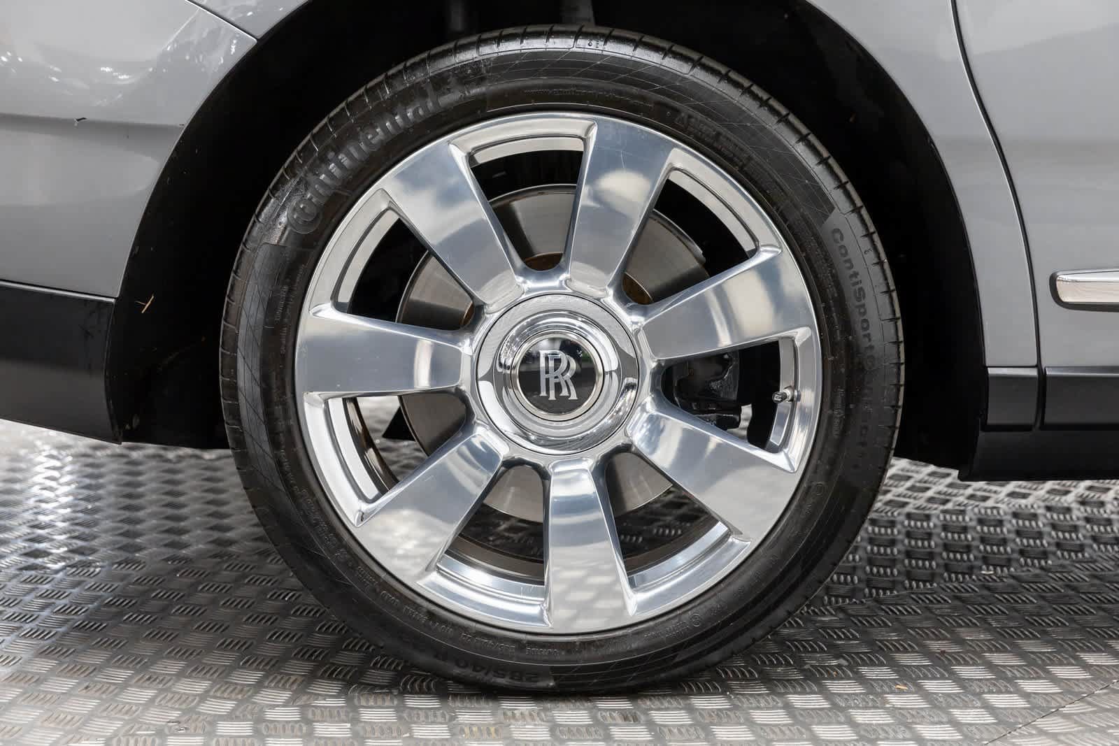 Certified 2022 Rolls-Royce Cullinan AWD/4WD image 46