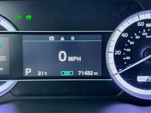 Used 2022 Kia Niro LXS image 8