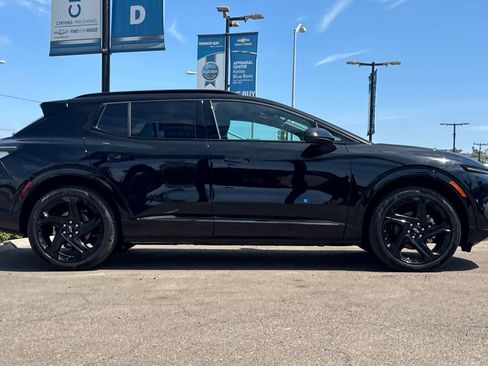 New 2025 Chevrolet Equinox EV RS image 3