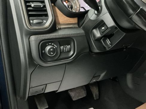 Used 2020 RAM 2500 Limited w/ Cold Weather Group image 19