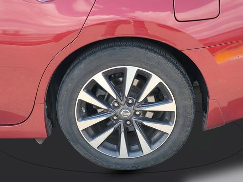 Used 2016 Nissan Altima 2.5 SL w/ 2.5 Technology w/LED Package FWD image 9