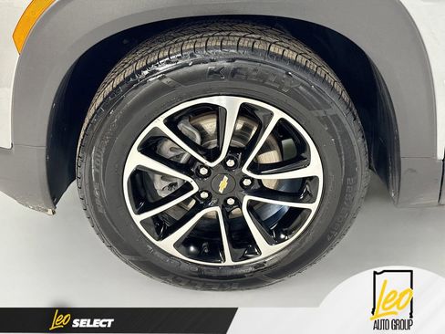 Used 2025 Chevrolet TrailBlazer LT image 28