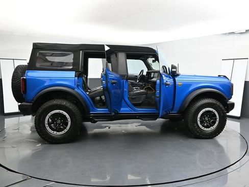 Used 2023 Ford Bronco Badlands image 38