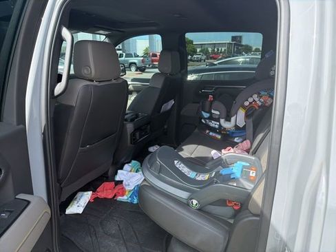 Used 2025 Chevrolet Silverado 1500 ZR2 w/ Technology Package image 7