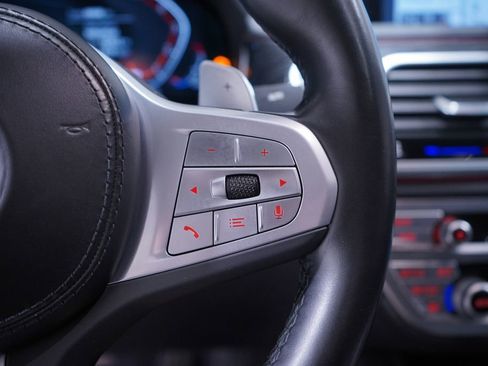 Used 2022 BMW 740i w/ M Sport Package image 21