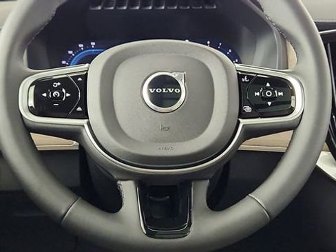 Used 2025 Volvo XC90 B6 Plus w/ Protection Package Premier AWD/4WD image 26