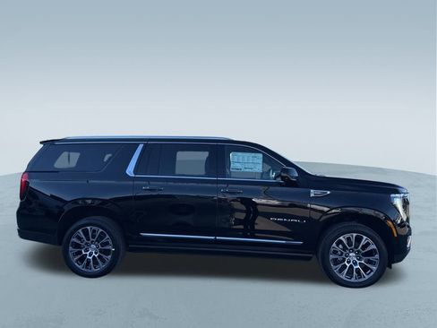 New 2026 GMC Yukon XL Denali w/ Sun & Power Step Package image 10