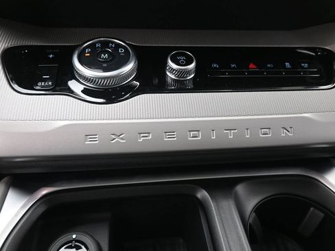 New 2026 Ford Expedition Active RWD image 9