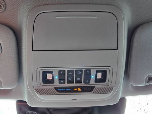 Used 2023 Ford Explorer XLT w/ Equipment Group 202A AWD/4WD image 25