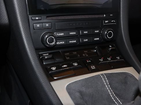 Used 2020 Porsche 718 Cayman GT4 image 50