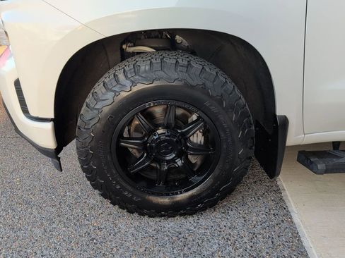 Used 2019 Chevrolet Silverado 1500 RST image 11