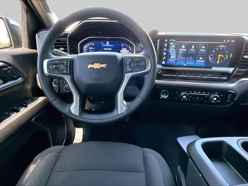 Used 2024 Chevrolet Silverado 1500 LT AWD/4WD image 6