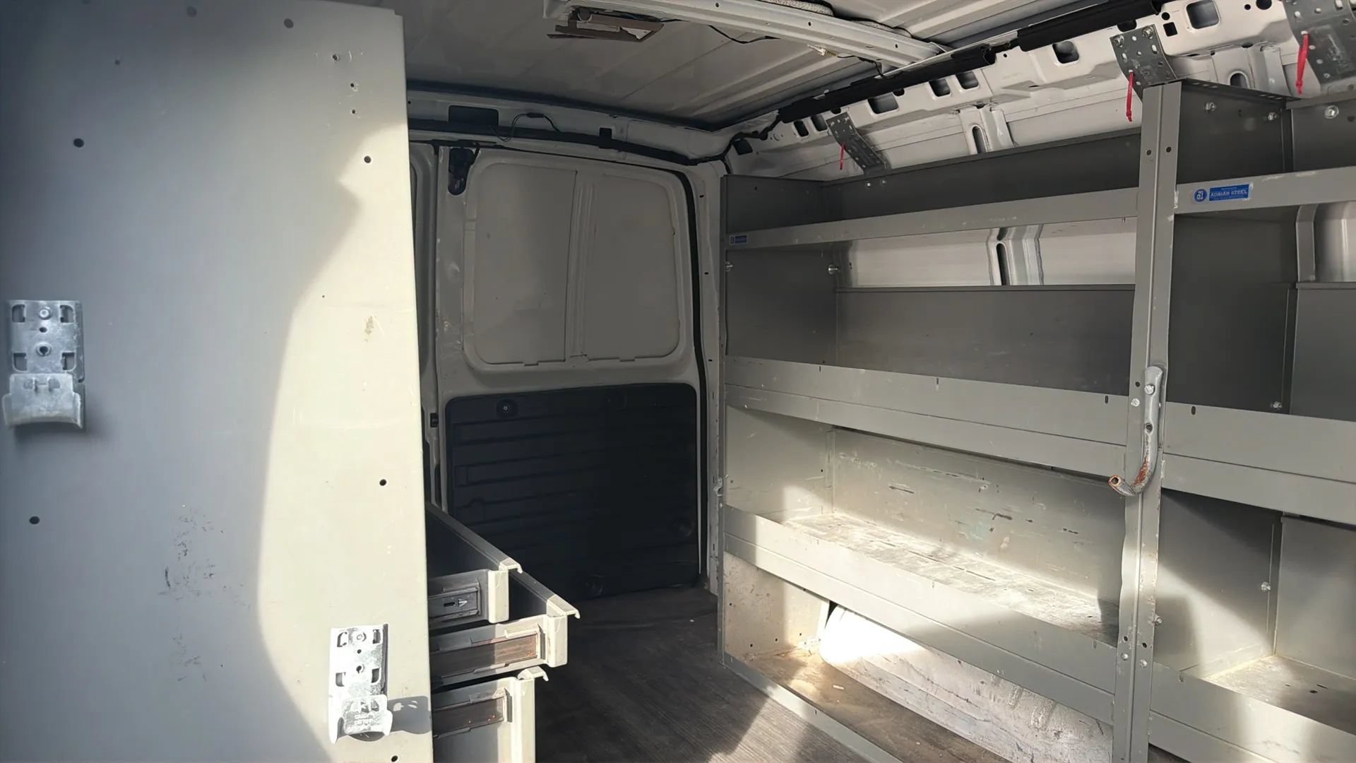 Used 2010 Chevrolet Express 2500 RWD image 14