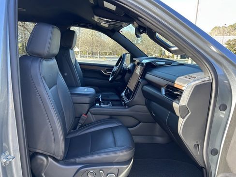 Certified 2025 GMC Yukon Denali image 54