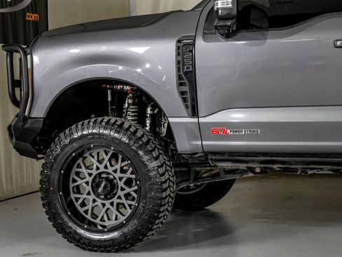 Used 2024 Ford F250 Lariat w/ Lariat Ultimate Package AWD/4WD image 12