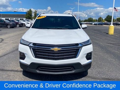Certified 2023 Chevrolet Traverse LT image 3