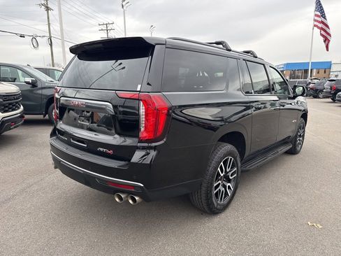 Used 2023 GMC Yukon XL AT4 image 5