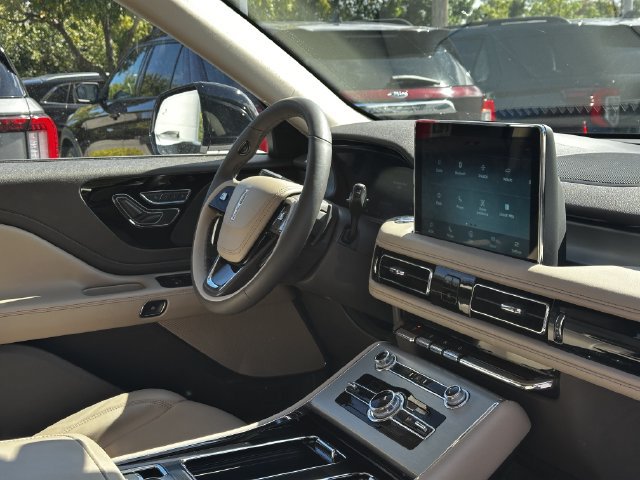 Certified 2024 Lincoln Aviator AWD w/ Elements Package image 32