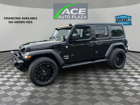 Used 2018 Jeep Wrangler Unlimited Sport S AWD/4WD image 2