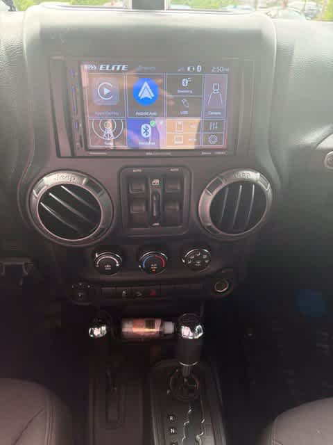 Used 2013 Jeep Wrangler Unlimited Sport AWD/4WD image 18