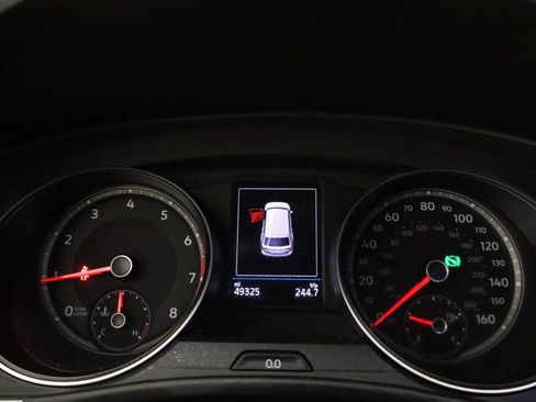Certified 2021 Volkswagen Atlas Cross Sport SE FWD image 7