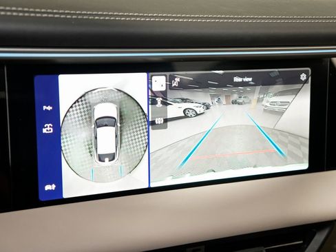 New 2026 Porsche Macan 4 Electric image 30