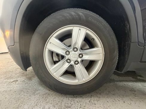 Used 2019 Chevrolet Trax LT w/ LT Convenience Package FWD image 9