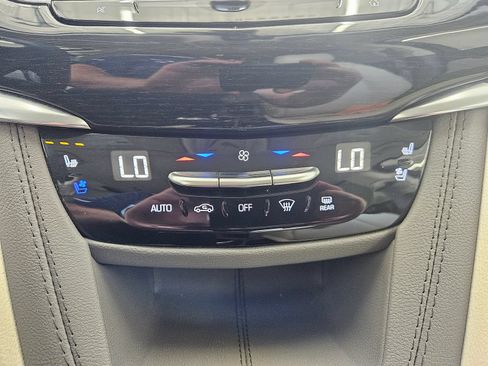 Used 2024 Cadillac XT6 Premium Luxury w/ Technology Package AWD/4WD image 28