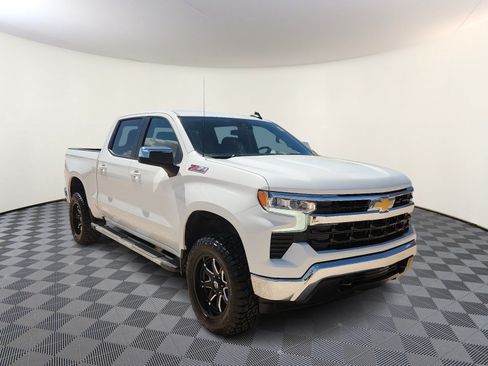 Used 2025 Chevrolet Silverado 1500 LT AWD/4WD image 6