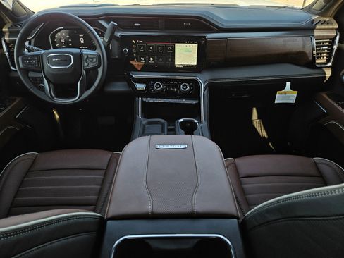 New 2026 GMC Sierra 3500 Denali Ultimate w/ LPO, Black Badging Package image 8