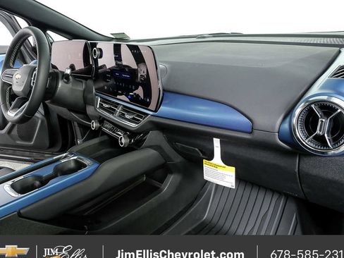 New 2026 Chevrolet Equinox EV LT image 23
