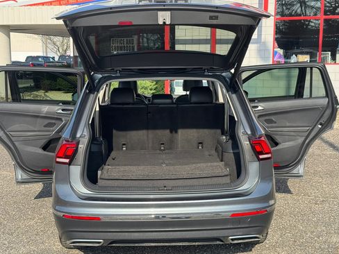 Used 2018 Volkswagen Tiguan SEL image 18