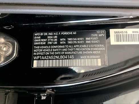 Used 2022 Porsche Macan AWD/4WD image 28