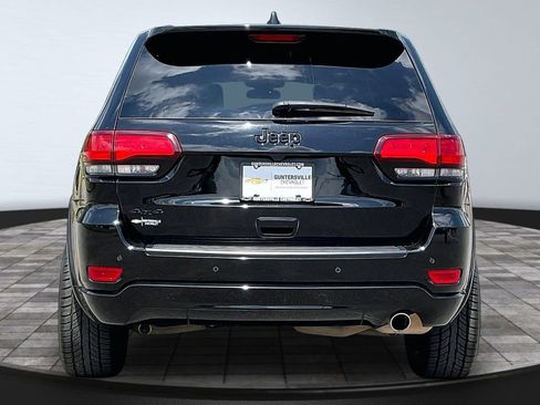 Used 2021 Jeep Grand Cherokee Laredo X AWD/4WD image 4