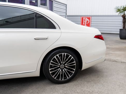 Used 2021 Mercedes-Benz S 580 4MATIC Sedan image 5