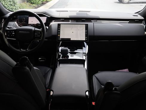Used 2025 Land Rover Range Rover Sport Dynamic SE AWD/4WD image 14