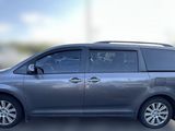 Used 2017 Toyota Sienna XLE image 3