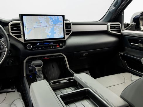 Used 2026 Toyota Tundra Limited AWD/4WD image 34