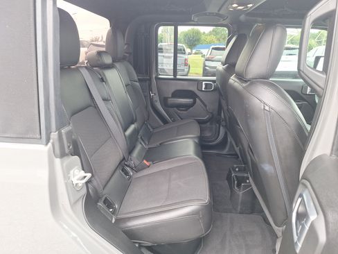 Used 2023 Jeep Gladiator Sport AWD/4WD image 22
