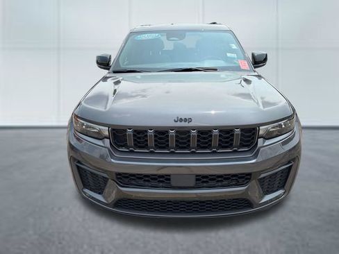 Used 2026 Jeep Grand Cherokee Limited w/ Limited Altitude Package AWD/4WD image 6