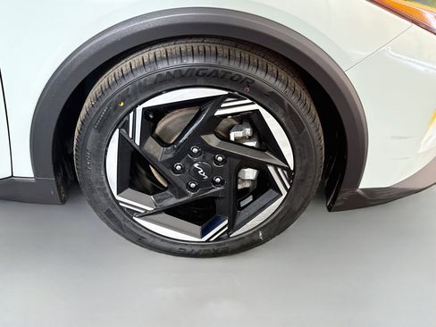 Used 2025 Kia K4 EX FWD image 32