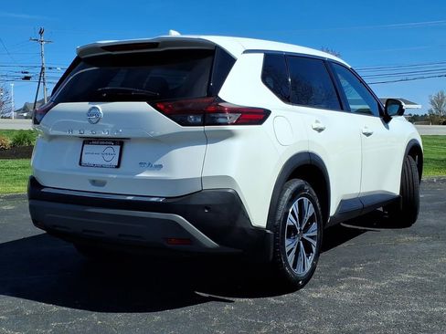 Used 2021 Nissan Rogue SV AWD/4WD image 3