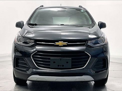 Used 2018 Chevrolet Trax LT w/ LT Convenience Package image 3