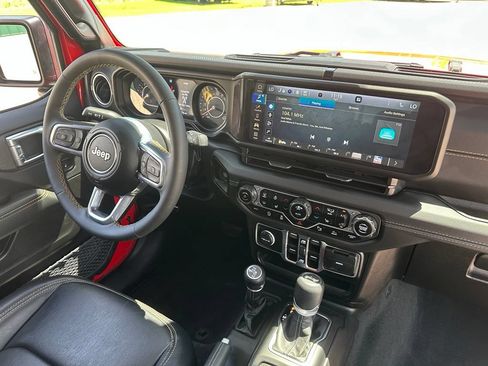 Used 2024 Jeep Wrangler Unlimited Sahara w/ Safety Group AWD/4WD image 32