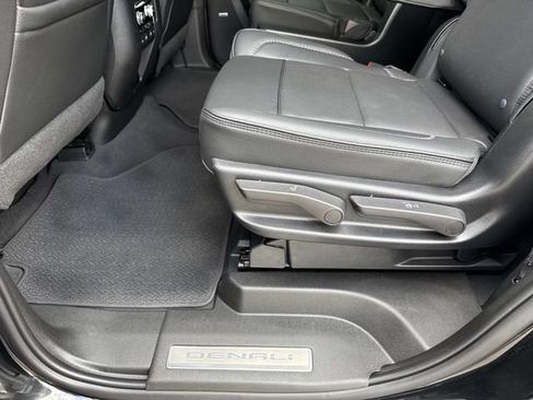 Used 2023 GMC Yukon Denali w/ Advanced Technology Package AWD/4WD image 61