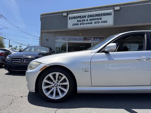 Used 2011 BMW 328i xDrive Sedan AWD/4WD image 8