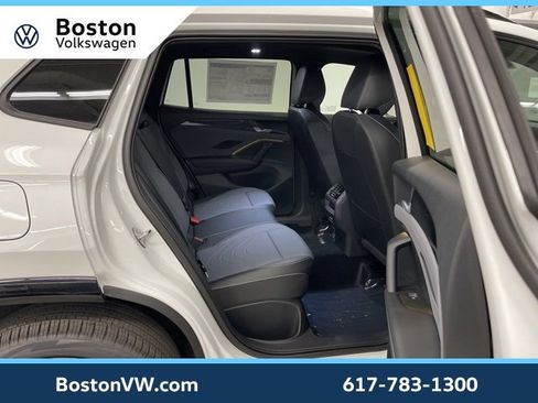 New 2026 Volkswagen Tiguan SE R-Line image 12